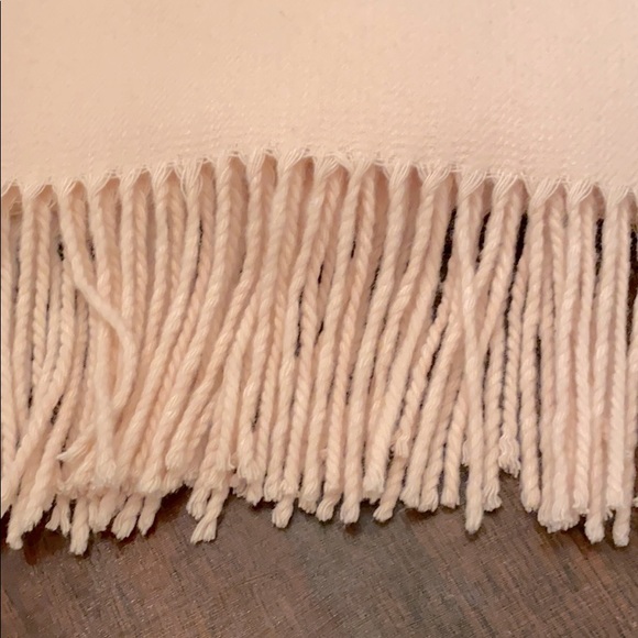 Super soft scarf - Picture 2 of 5
